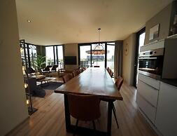 Lakeview Villa Retreat for 10