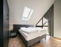 Lakeview Villa Retreat for 10