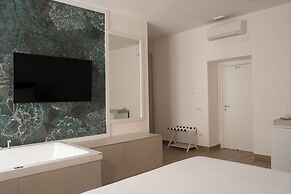 Monumental Luxury Rooms