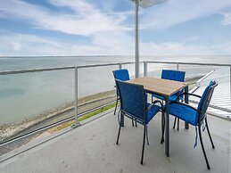 Beautiful Apartment With sea View