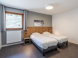 Chalet in Auris-en-oisans With Balcony Views