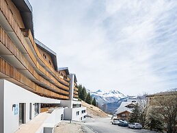 Chalet in Auris-en-oisans With Balcony Views