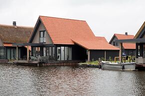 Villa by Weerribben Park