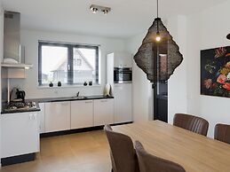 Villa by Weerribben Park
