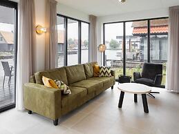 Villa by Weerribben Park
