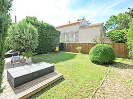 Holiday Home in Orange With Private Pool