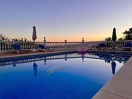 Torre del Mar Hillside Villa