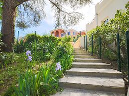 Apartment in Provence With Pool & Golf