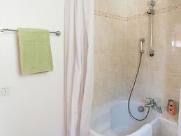 Charming Giez Apartment
