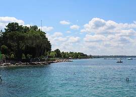 Lovely Stay Near the Lake