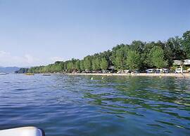 Lovely Stay Near the Lake