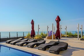 More Than Sokcho Lighthouse Branch