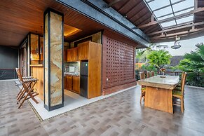 Maru Fortuna Villa by Moria