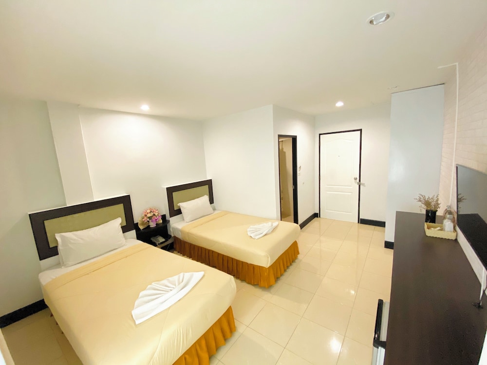 Polkadot Cafe&Hotel