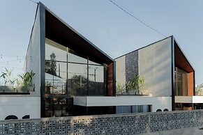 Black Rock Villas