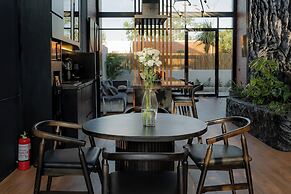 Black Rock Villas