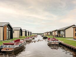 Chalet With Private Jetty