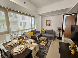 Sunshine 100 Plaza
