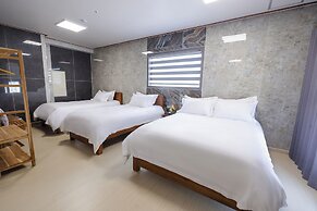 Central Hotel & Residence