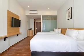 Hotel Happy Here