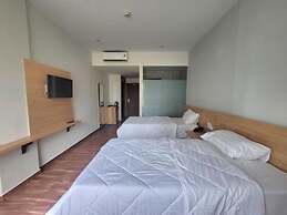 Hotel Happy Here