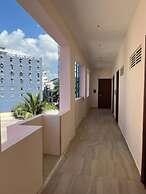 Hotel Happy Here