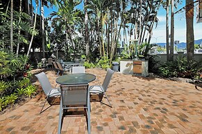 Unique Tropic Escape 444