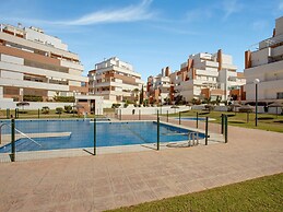 Beachside Apartment With Pool