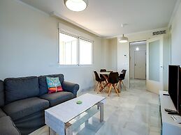Beachside Apartment With Pool