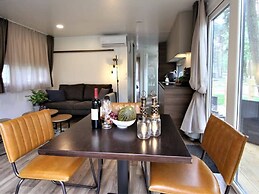 Peaceful Stay Near the Woods