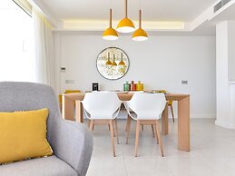 Apartment Mogan With Stunning Beach Views