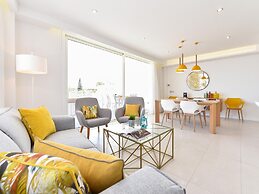 Apartment Mogan With Stunning Beach Views