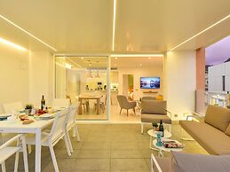 Apartment Mogan With Stunning Beach Views