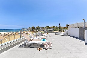 Apartment Mogan With Stunning Beach Views