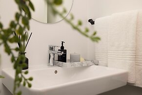 EIGHTY2 ON M - Fluent Serviced Apartments