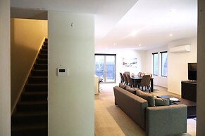 Readyset Townhouses at Mosaic
