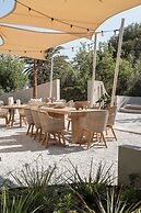 Dyo Beach Suites