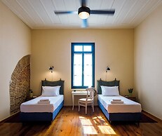 Sundial Lodge