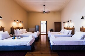 Sundial Lodge