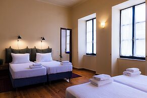Sundial Lodge