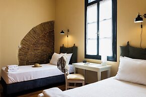 Sundial Lodge