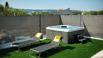 Red Eirth Kastel Stafilic