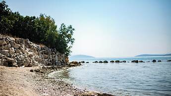 Red Eirth Kastel Stafilic