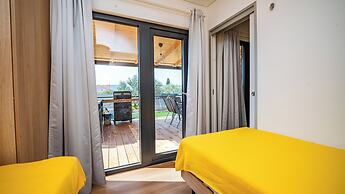 Red Eirth Kastel Stafilic