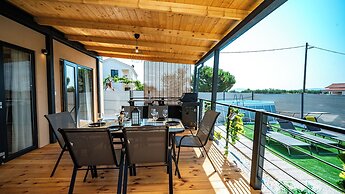 Red Eirth Kastel Stafilic