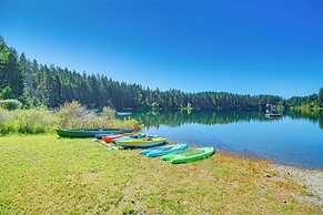 Port Orchard Lakefront Cabin w/ Fire Pit & Grill!