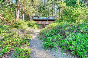 Port Orchard Lakefront Cabin w/ Fire Pit & Grill!
