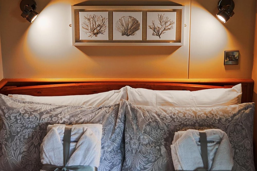 Wildwood Quarry Cabin - Pet Friendly - Sleeps 3/4
