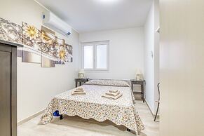 Merlo D - town center & private parking