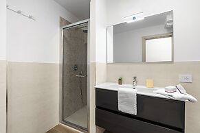 Merlo D - town center & private parking